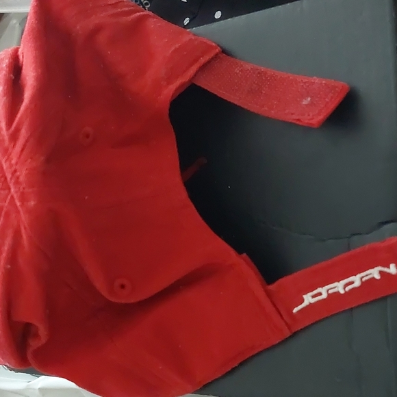 Jordan Infant Baseball Hat Adjustable strap Color: Red w/white jumpman logo - Picture 6 of 11